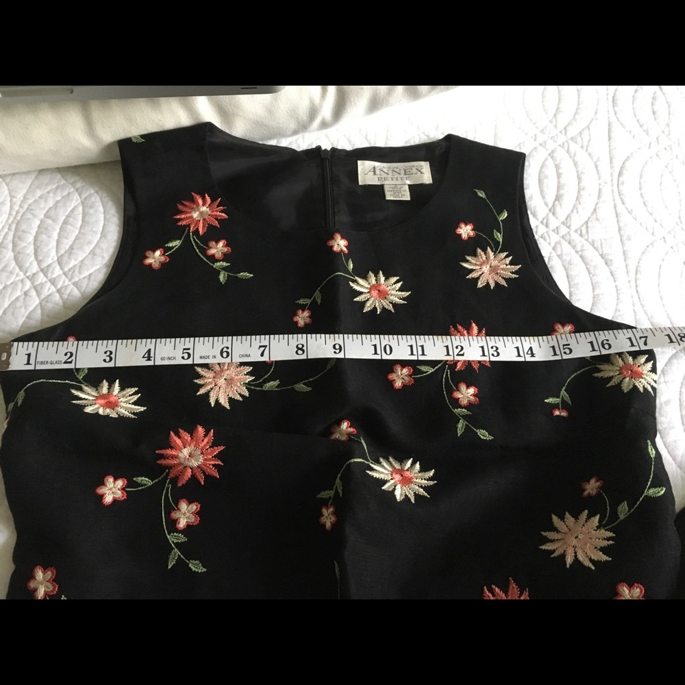 CASUAL CORNER Set of top and skirt. Petite 4 - Picture 5 of 6